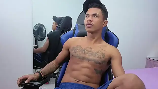 Snapshot of scarce_candy69 chatting on 25, 11, 2025 scarce candy69 online show from 25, 11, 2025