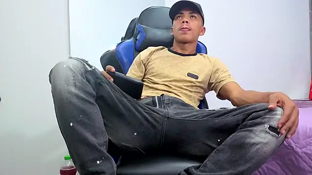 Snapshot of scarce_candy69 chatting on 28, 10, 2025 scarce candy69 online show from 28, 10, 2025