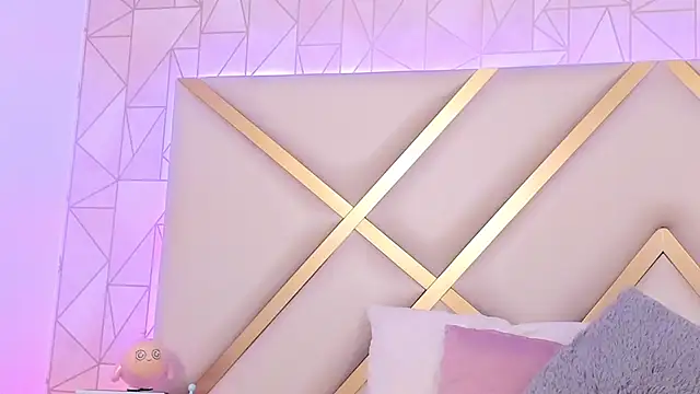 Snapshot of Violettbloss chatting on 21, 2, 2025 Violettbloss online show from 21, 2, 2025