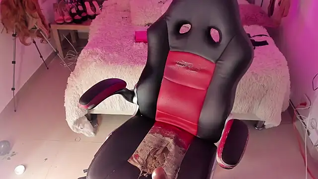 anyclark  online show from 17, 10, 2025