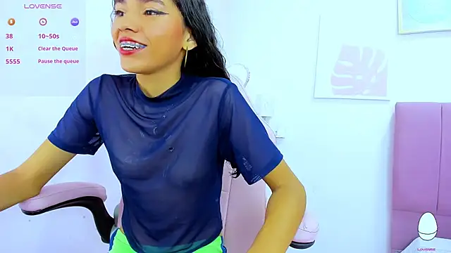 Evelin shy online show from 4, 12, 2025