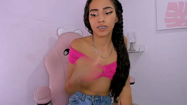 Evelin shy online show from 12, 3, 2026