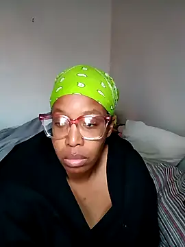 Snapshot of madamsensuale chatting on 4, 1, 2025 madamsensuale online show from 4, 1, 2025