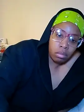 Snapshot of madamsensuale chatting on 2, 1, 2025 madamsensuale online show from 2, 1, 2025