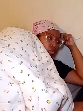 Snapshot of madamsensuale chatting on 18, 3, 2025 madamsensuale online show from 18, 3, 2025