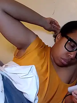 Snapshot of madamsensuale chatting on 5, 2, 2025 madamsensuale online show from 5, 2, 2025