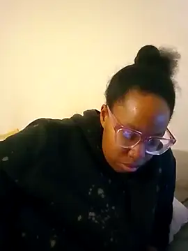 Snapshot of madamsensuale chatting on 2, 1, 2025 madamsensuale online show from 2, 1, 2025