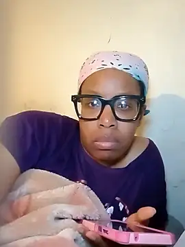 Snapshot of madamsensuale chatting on 17, 3, 2025 madamsensuale online show from 17, 3, 2025