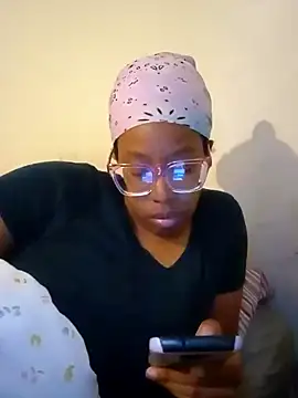 Snapshot of madamsensuale chatting on 9, 1, 2025 madamsensuale online show from 9, 1, 2025