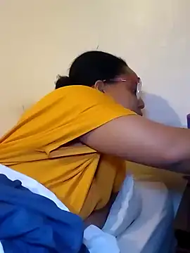 Snapshot of madamsensuale chatting on 9, 2, 2025 madamsensuale online show from 9, 2, 2025