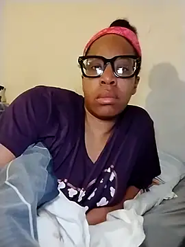 Snapshot of madamsensuale chatting on 22, 3, 2025 madamsensuale online show from 22, 3, 2025