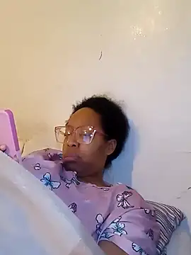 Snapshot of madamsensuale chatting on 20, 2, 2025 madamsensuale online show from 20, 2, 2025