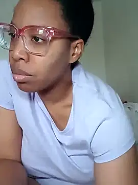 Snapshot of madamsensuale chatting on 1, 3, 2025 madamsensuale online show from 1, 3, 2025