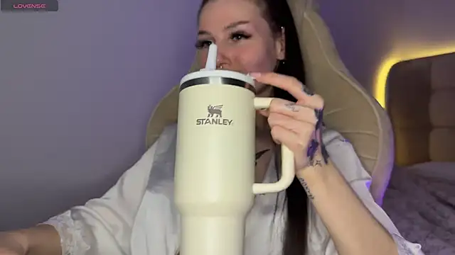 MarlynRobertsen online show from 25, 10, 2025