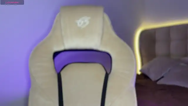 MarlynRobertsen online show from 7, 11, 2025