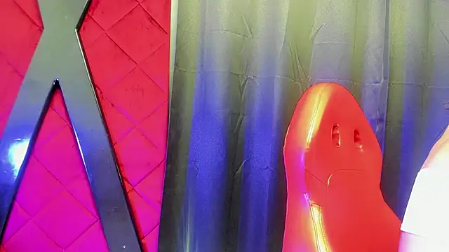 hanna slut  online show from 26, 2, 2025