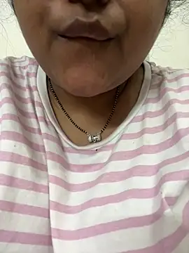 smile pretty online show from 9, 10, 2025