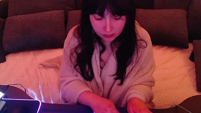 Lynylou online show from 30, 12, 2024