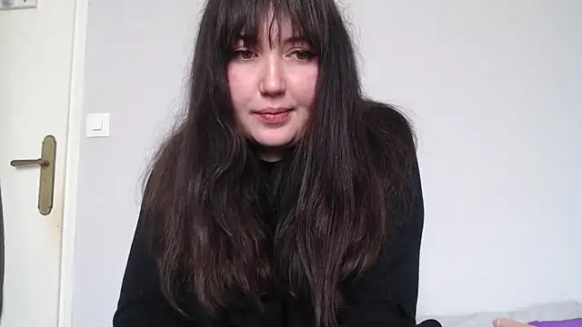 Lynylou online show from 9, 3, 2026