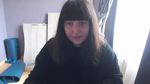 Lynylou online show from 13, 9, 2025