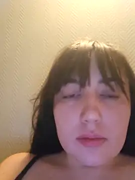 Lynylou online show from 10, 5, 2026