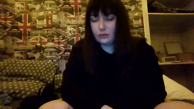 Snapshot of Lynylou chatting on 19, 11, 2025 Lynylou online show from 19, 11, 2025