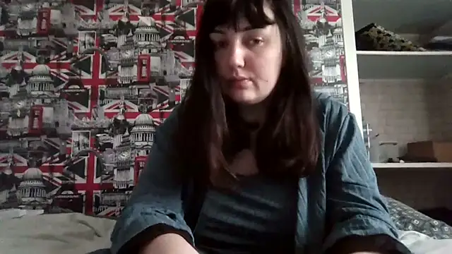 Snapshot of Lynylou chatting on 17, 11, 2025 Lynylou online show from 17, 11, 2025