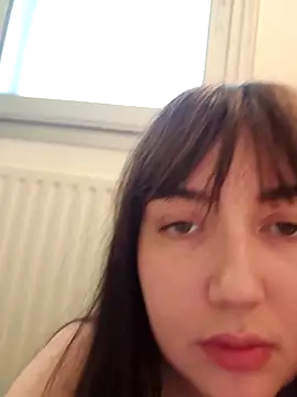 Lynylou online show from 9, 5, 2026