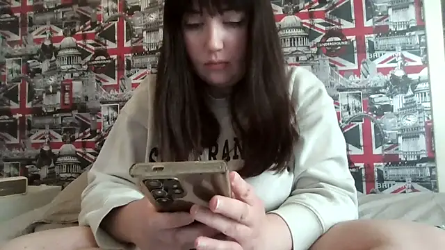 Snapshot of Lynylou chatting on 27, 11, 2025 Lynylou online show from 27, 11, 2025