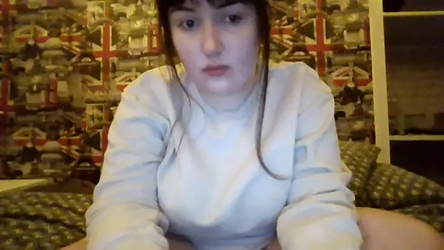 Snapshot of Lynylou chatting on 14, 11, 2025 Lynylou online show from 14, 11, 2025