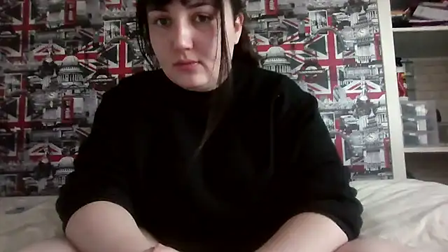 Snapshot of Lynylou chatting on 30, 10, 2025 Lynylou online show from 30, 10, 2025