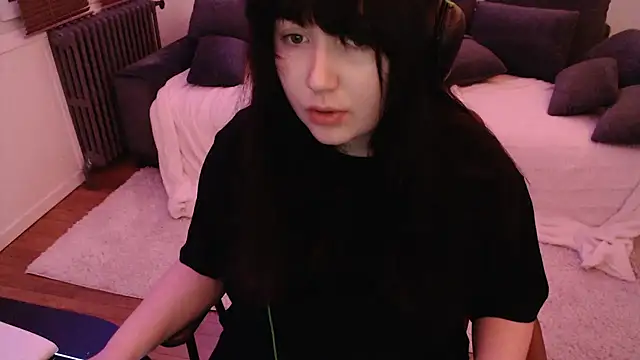Lynylou online show from 26, 12, 2024