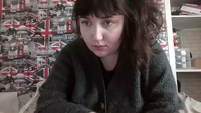 Snapshot of Lynylou chatting on 4, 11, 2025 Lynylou online show from 4, 11, 2025