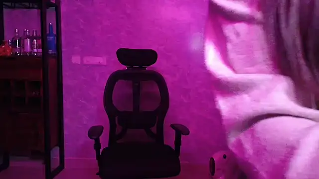 MidnightFlame online show from 20, 12, 2025