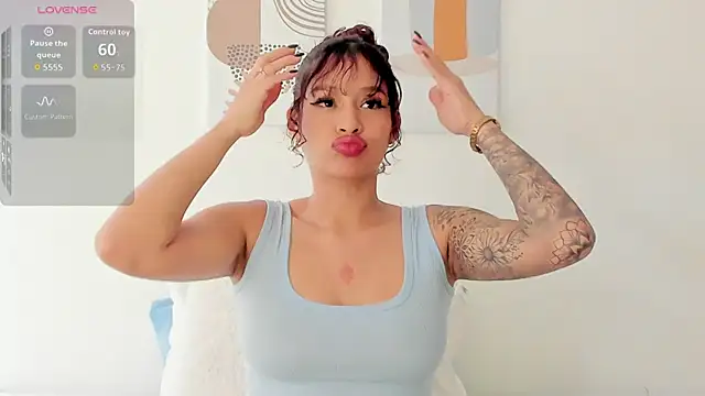 SeleneClark online show from 17, 2, 2026