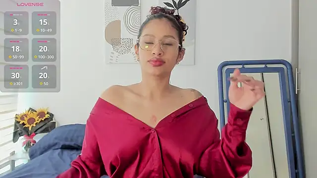 SeleneClark online show from 9, 3, 2026