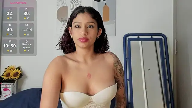 SeleneClark online show from 7, 3, 2026