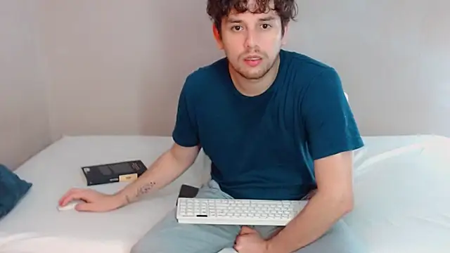 Snapshot of Elio555 chatting on 17, 2, 2025 Elio555 online show from 17, 2, 2025