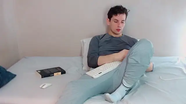 Snapshot of Elio555 chatting on 2, 3, 2025 Elio555 online show from 2, 3, 2025