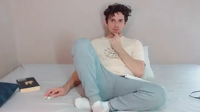 Snapshot of Elio555 chatting on 9, 2, 2025 Elio555 online show from 9, 2, 2025