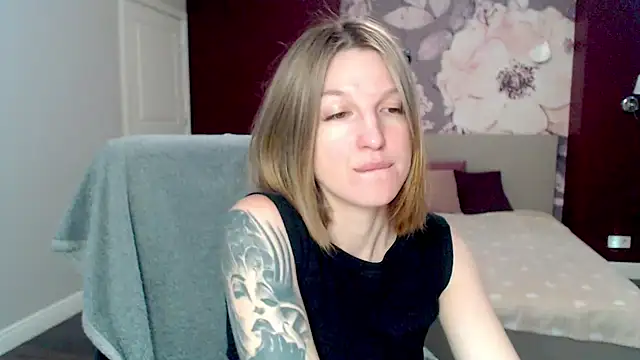 EmilyWalkeri online show from 15, 1, 2025