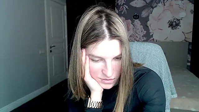 EmilyWalkeri online show from 12, 2, 2025