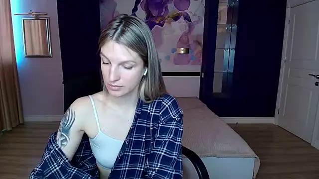EmilyWalkeri online show from 4, 5, 2026