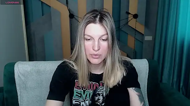 EmilyWalkeri online show from 8, 2, 2026