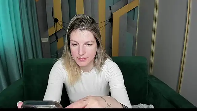 EmilyWalkeri online show from 30, 3, 2026