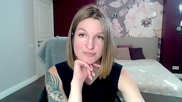 EmilyWalkeri online show from 15, 1, 2025