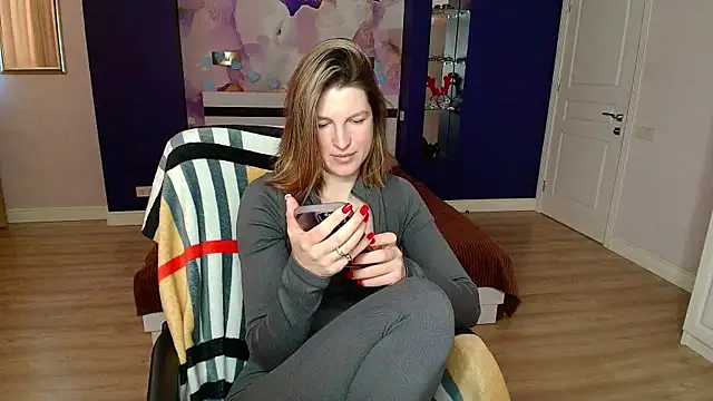 EmilyWalkeri online show from 9, 3, 2025