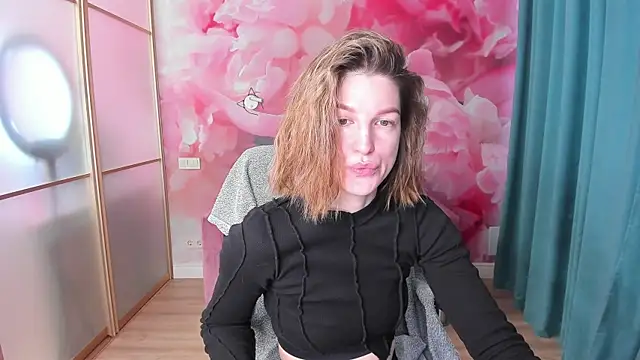 EmilyWalkeri online show from 27, 1, 2025