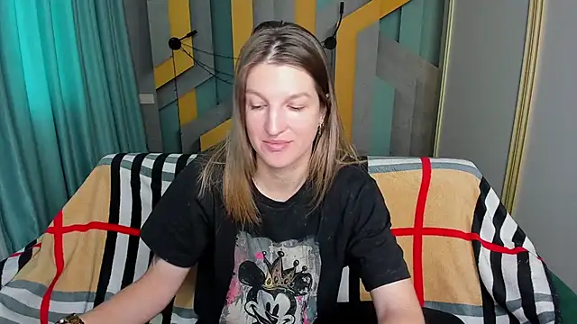 EmilyWalkeri online show from 17, 11, 2025