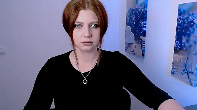 Snapshot of Lizzy_Love chatting on 7, 11, 2025 Lizzy Love online show from 7, 11, 2025